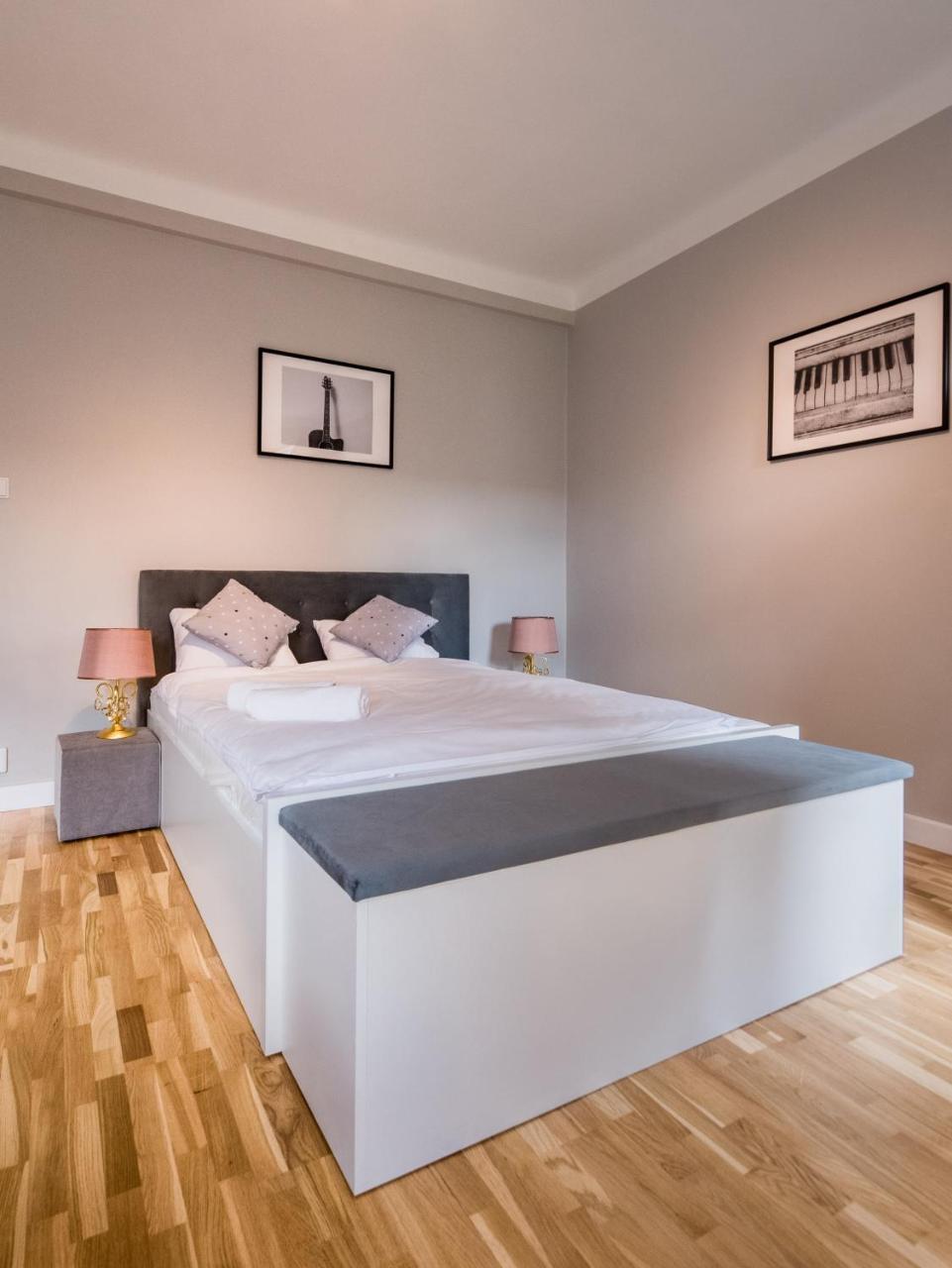 White Residence 4Rooms - City Center Warsaw Exterior photo